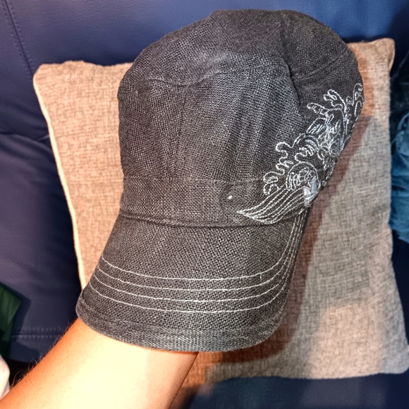 Vintage 90s Embroidered Black Cap - Picture 1 of 6